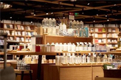 新零售浪潮下，化妆品CS渠道与服装服饰零售的融合破局之道